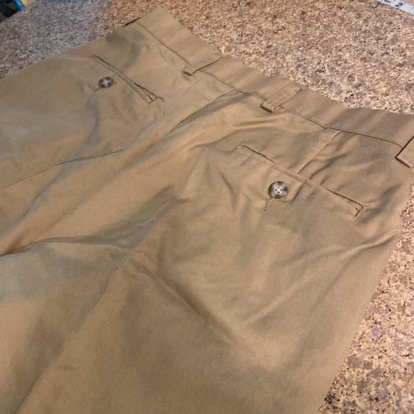 Docker’s Individual Fit Waistband Stain Defender Khaki Tan Pants W34 x L30 - Picture 12 of 16
